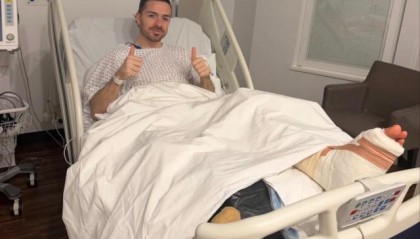 开云体育官方网-格里利什接受足部手术，自宣赛季报销