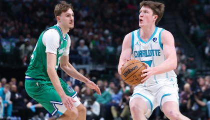 开云体育网页版入口-弗拉格&amp;克尼佩尔争最佳新秀 阿特金森：真不好说 我各投半票吧