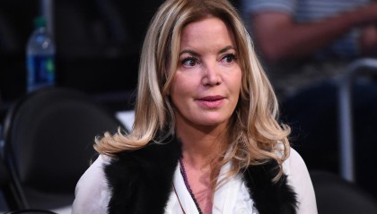 湖人消息：球队老板易主，老詹不改决定，备用引援计划曝光