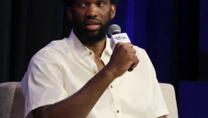 Kaiyun Sports-开云体育-离队预防针？恩比德：只想夺冠 代表哪支球队无所谓