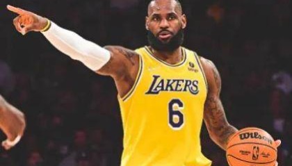 开云体育官方网址-湖人三连败挣扎继续 詹姆斯态度决绝无意放弃赛季