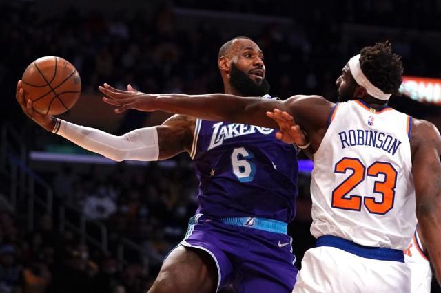 1644241477239047128.jpg 3ddee0bdad1fd7100b7cf1d396729f59le_bron_jaems_vs_knicks.jpg